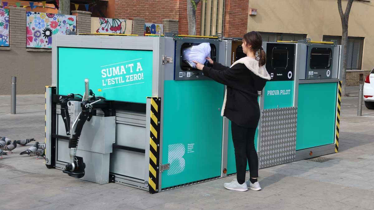 Barcelona empieza una prueba piloto de recogida selectiva móvil en el barrio de Bon Pastor. 