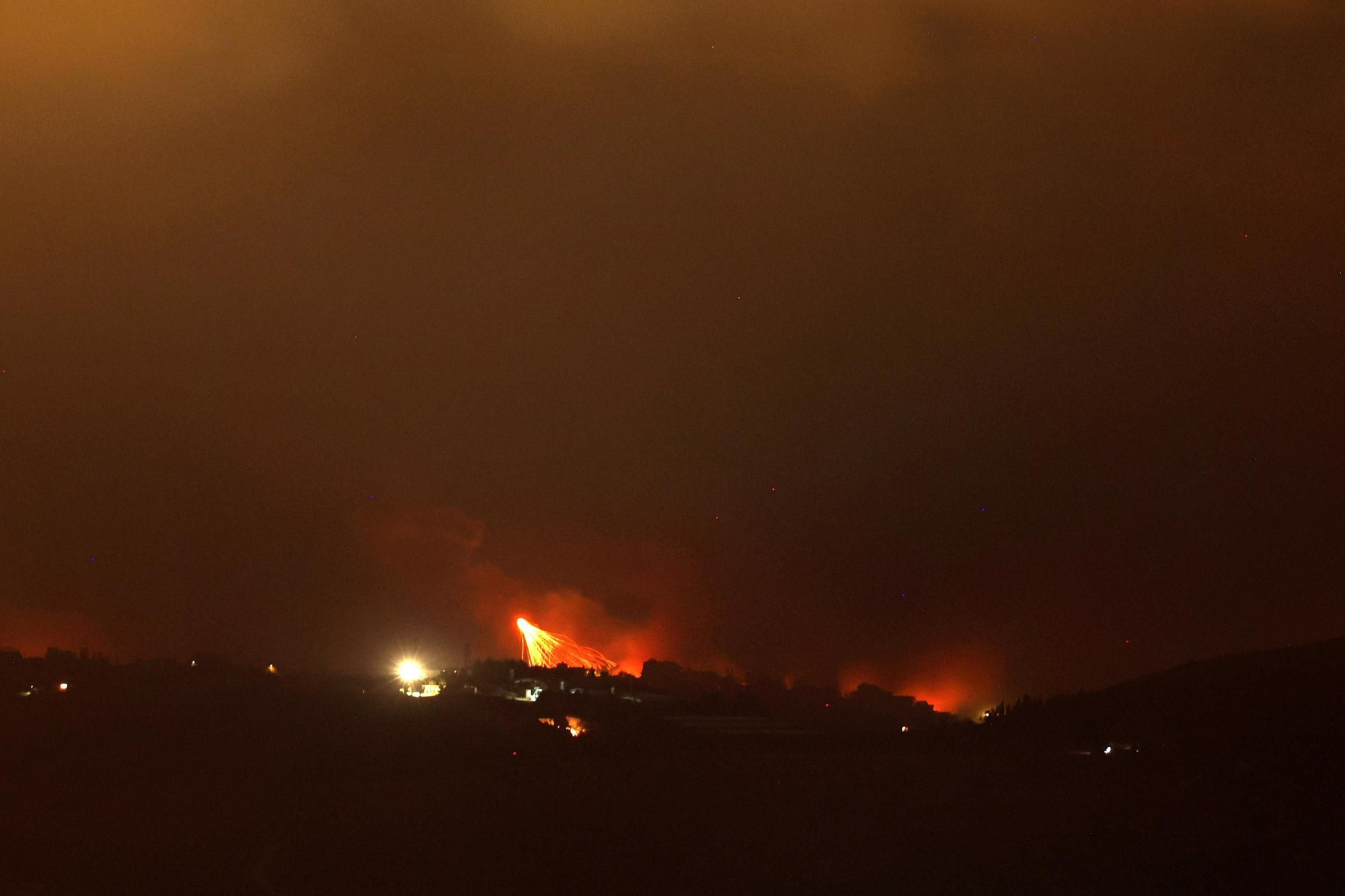Ejército israelí pide evacuación de barrios del Dahye mientras ataca el sur del Líbano
