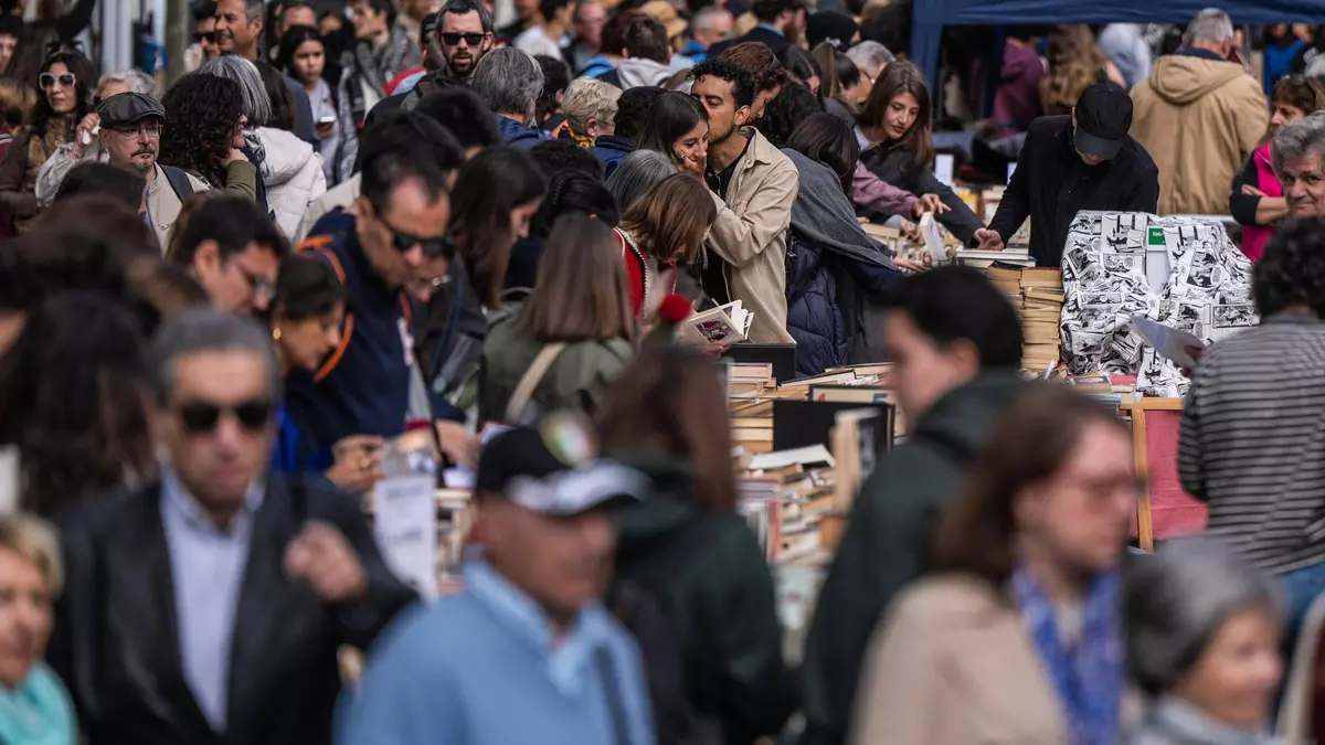 Los libros de Gabriel García Márquez, Eva Baltasar y Javier Castillo, entre los más vendidos de Sant Jordi