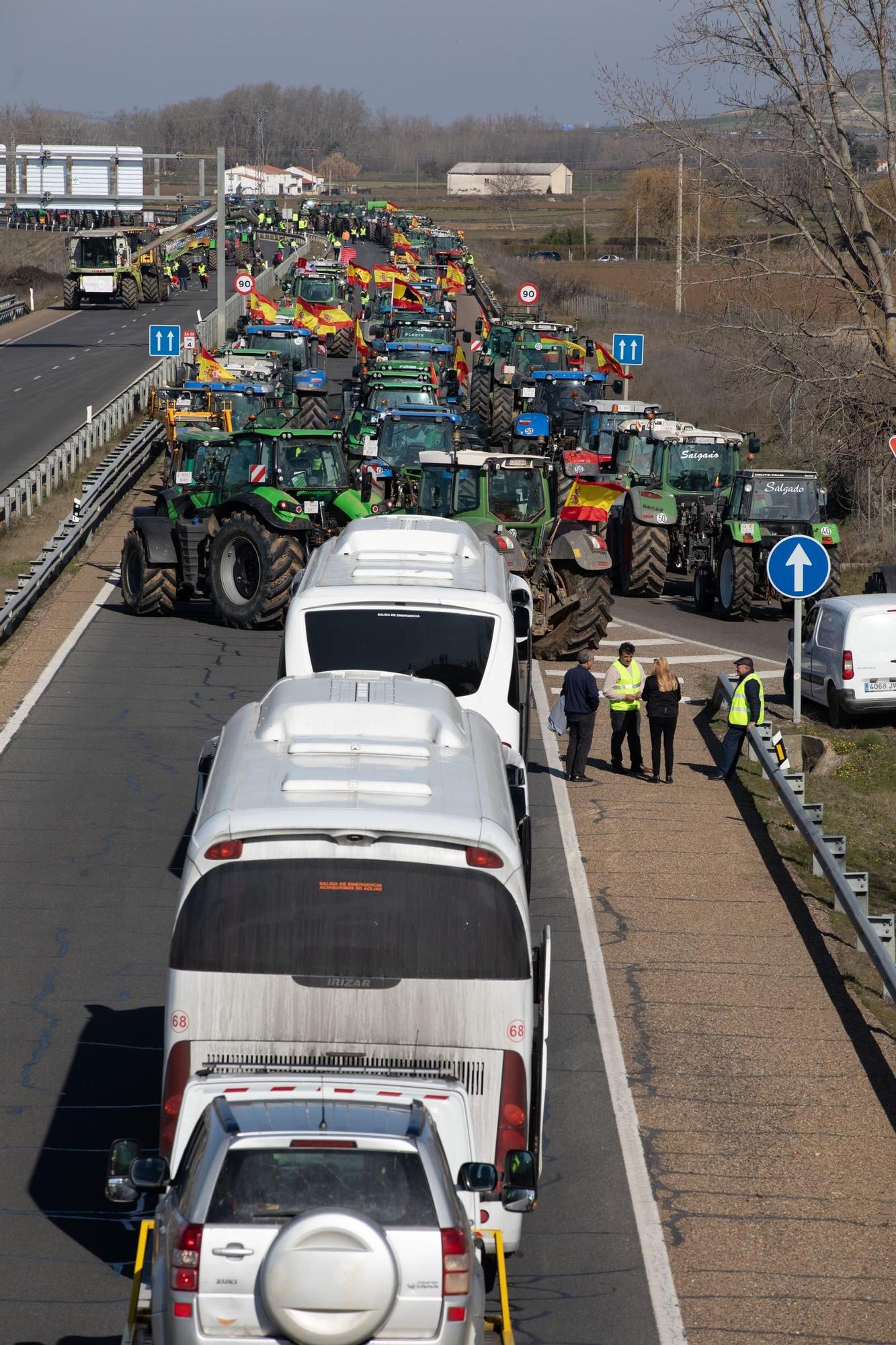 GALERÍA | Tractorada en Zamora: las mejores imágenes de un martes histórico para el campo de la provincia