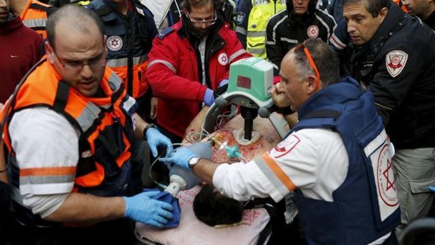 Dos muertos en un tiroteo en un pub de Tel-Aviv