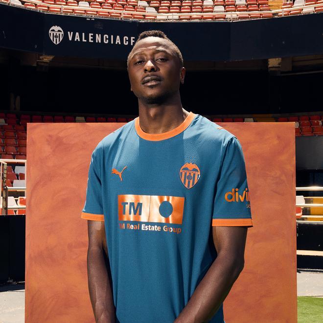 Todos los detalles de la nueva camiseta del Valencia CF