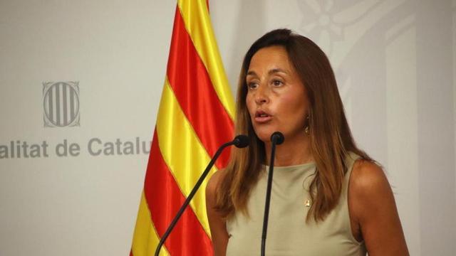 La consellera d’Educació i FP, Esther Niubó, en roda de premsa.