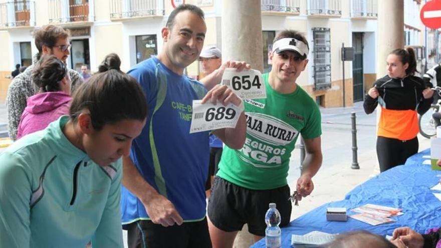 Trescientos participantes desafían al frío en la Subida al Castillo