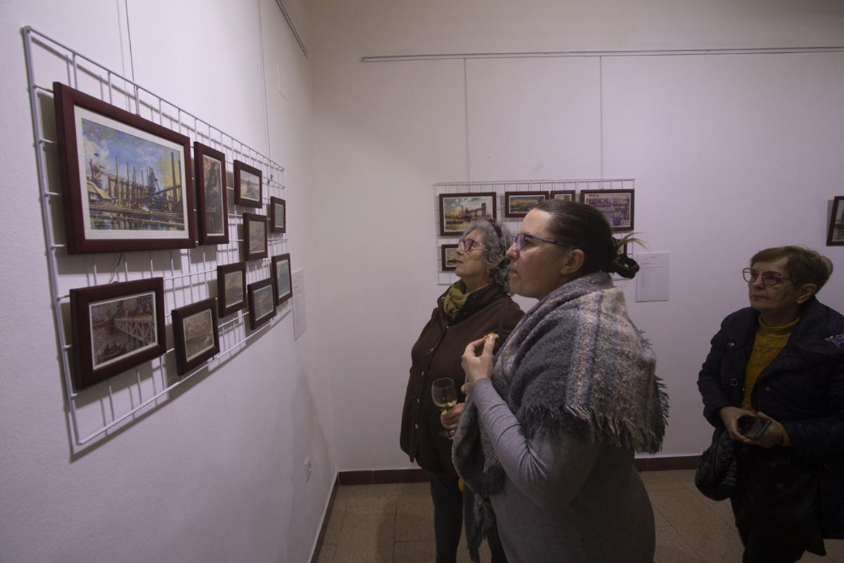 La Asociación de Patrimonio Industrial de Puerto de Sagunto inaugura la exposición de Ramón Rodríguez  "Miradas de ayer. Pinceladas de la memoria"