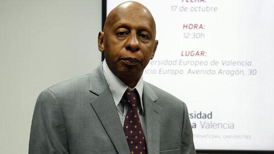 Guillermo Fariñas: &quot;Rezo para que Cuba no engañe  a los empresarios valencianos&quot;
