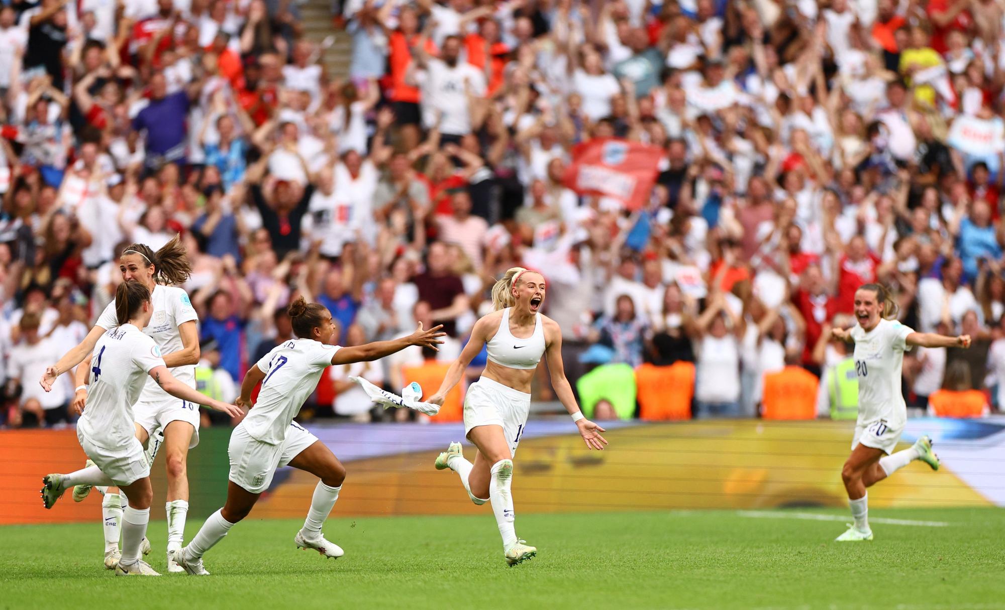 Así ha sido el gol de Kelly para que Inglaterra gane la Eurocopa Femenina