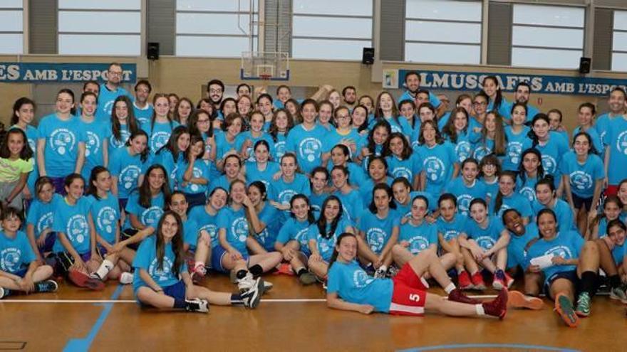 Las participantes en el torneo de baloncesto celebrado en el pabellón almusafense.