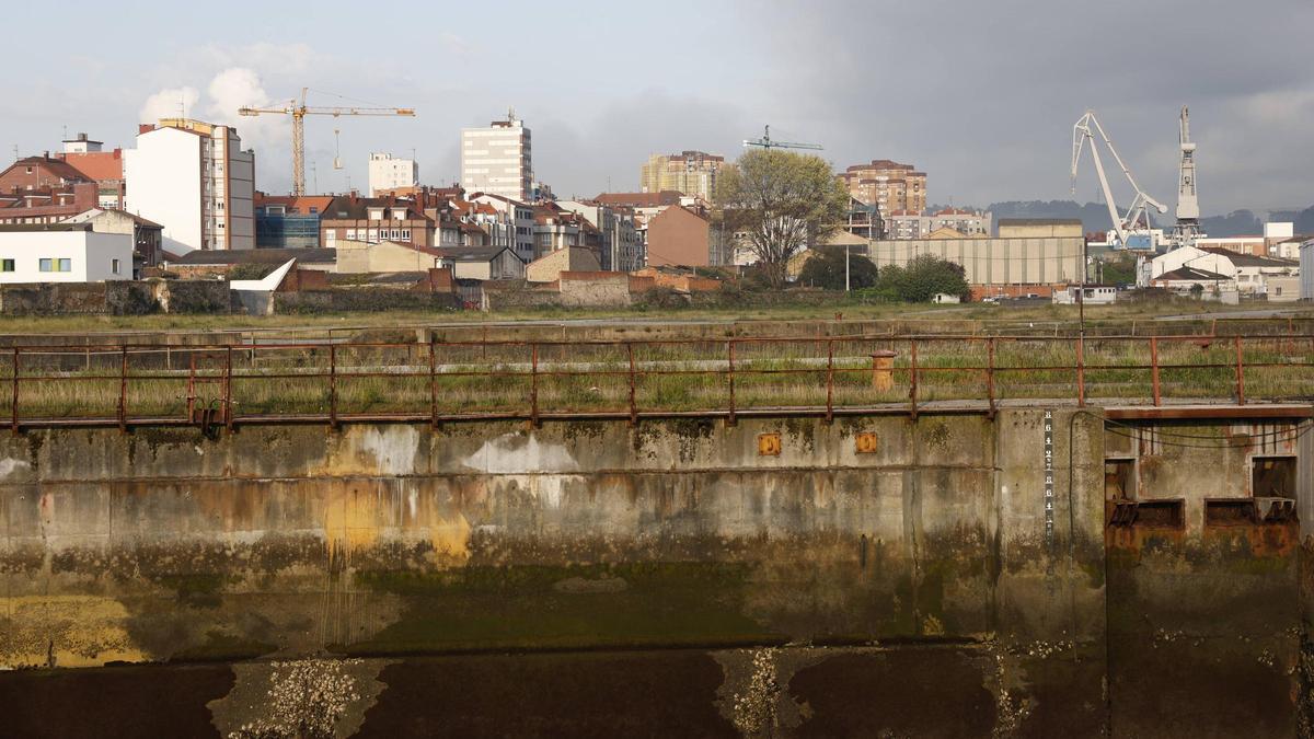 Obras en los antiguos terrenos de Naval Gijón.
