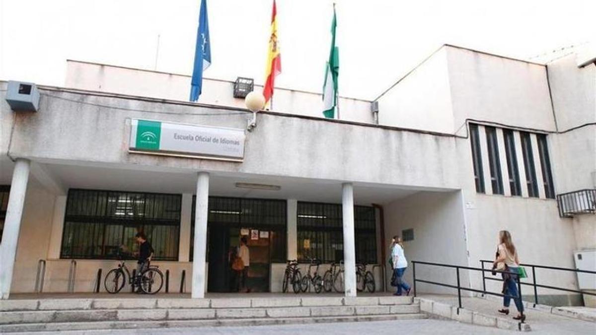 Fachada de la Escuela Oficial de Idiomas.