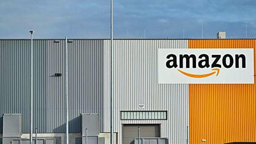 Exterior de la base logística que Amazon tiene en la ciudad alemana de Dortmund.