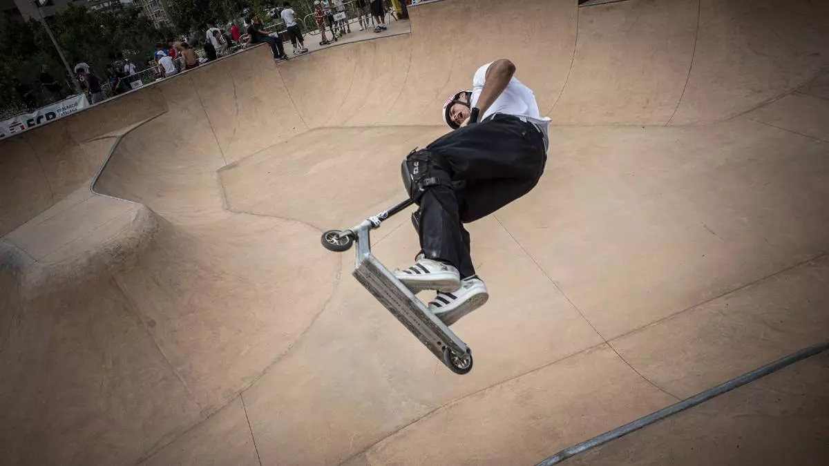 Competición de 'skate' en una pista de diseño