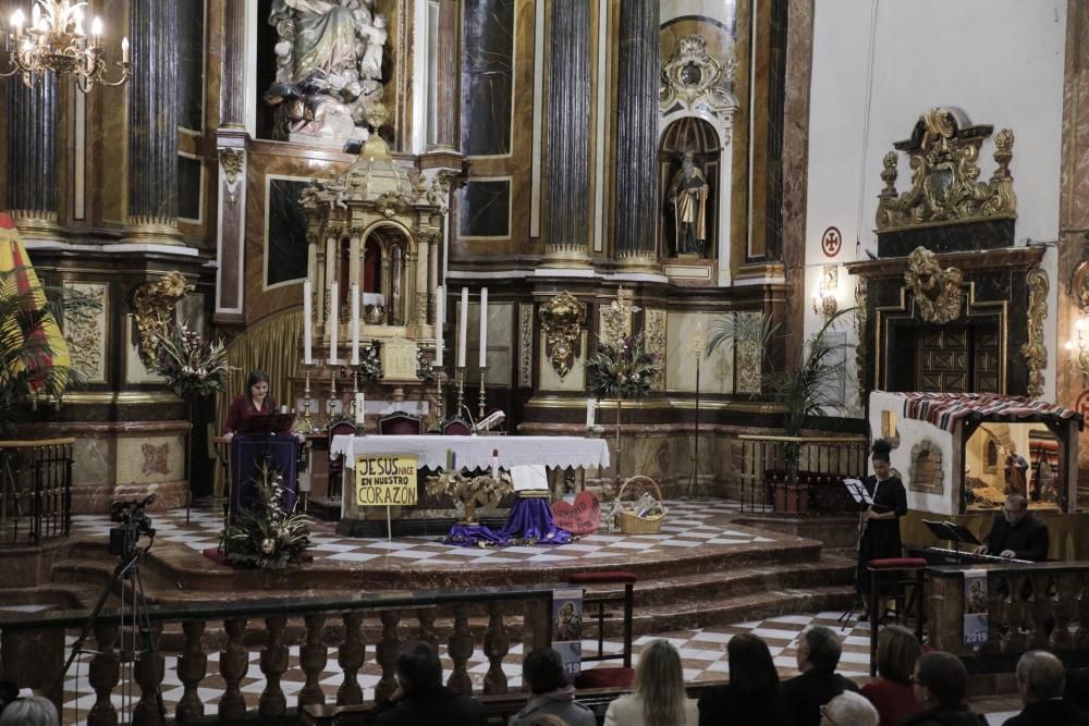 Nieves Esquembre Caparrós ofreció ayer un pregón histórico en la Basílica del Socorro de Aspe.