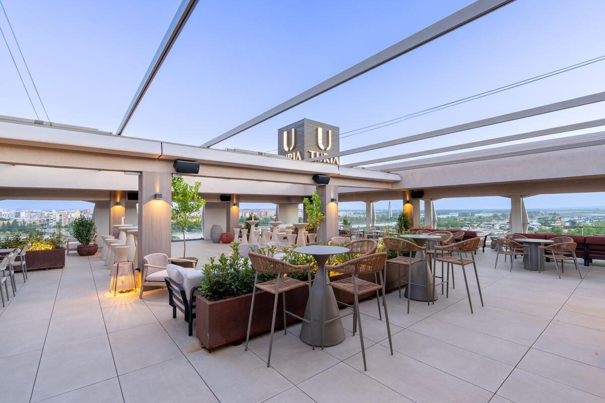 Imagen de la terraza del Hotel Turia, en Badajoz