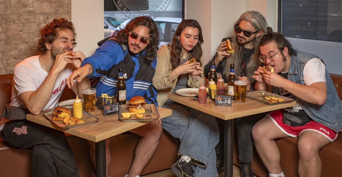 Los cinco sitios para comer este verano en Extremadura que recomiendan los famosos en la Guía Repsol