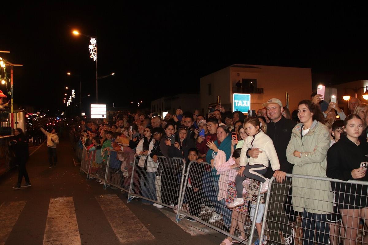 Público en Playa Blanca en la Cabalgata de Reyes Magos