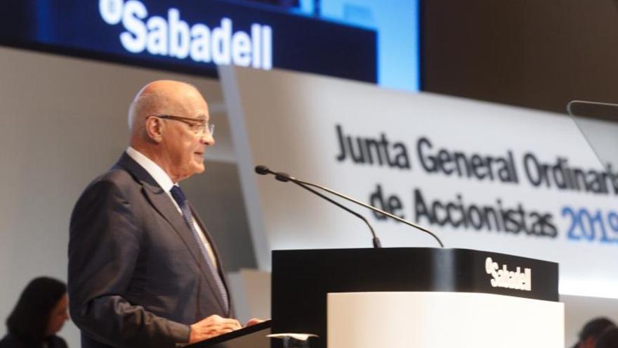 Oliu durante la junta de accionistas del Sabadell