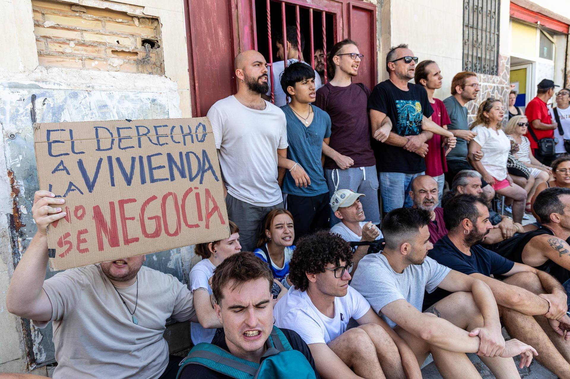 Desahucio en el barrio de Nou Alacant