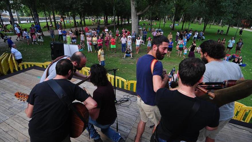 La organización del festival folk destaca la elevada participación en los talleres