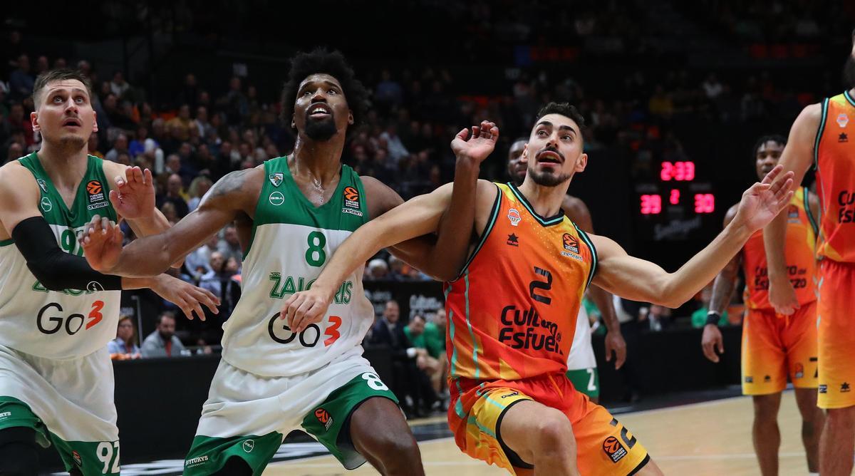 Josep Puerto, en el partido ante el Zalgiris Kaunas en La Fonteta