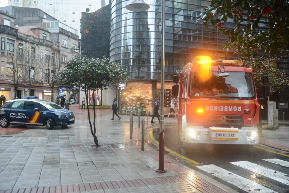 El viento ha alcanzado en Vimianzo los 138,6 kilómetros por hora y los 129,5 en Carnota. Las lluvias han dejado 54,2 litros por metro cuadrado en Santa Comba y 52,2 en Coristanco.