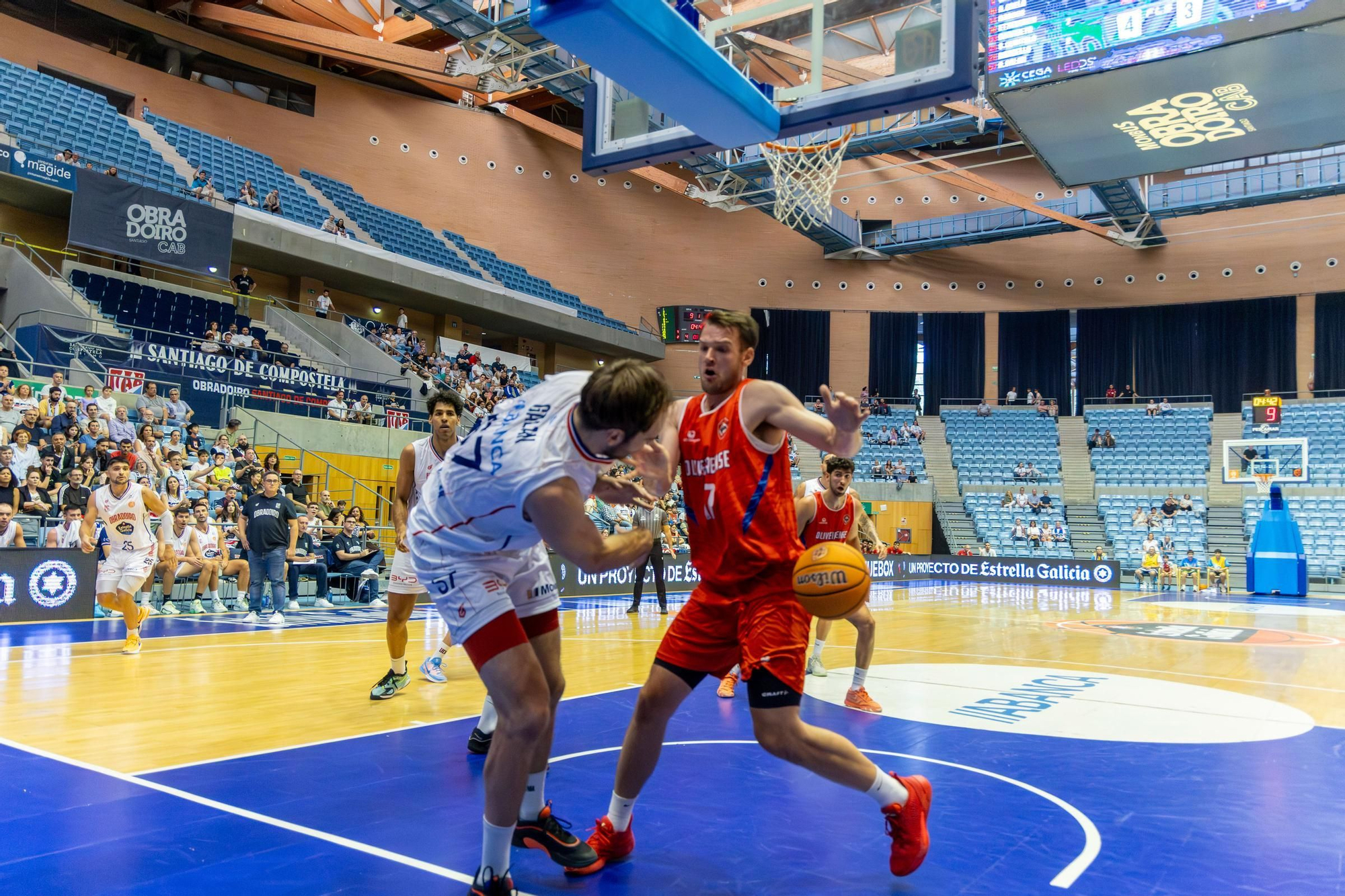 El Obradoiro se lleva su torneo con sangre, sudor y lágrimas
