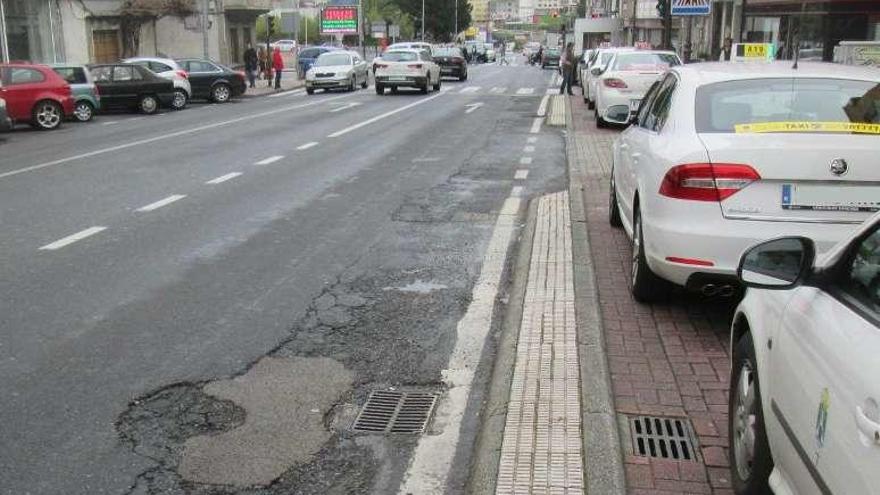 Tramo de la avenida Finisterre de Arteixo donde se reparará el firme.