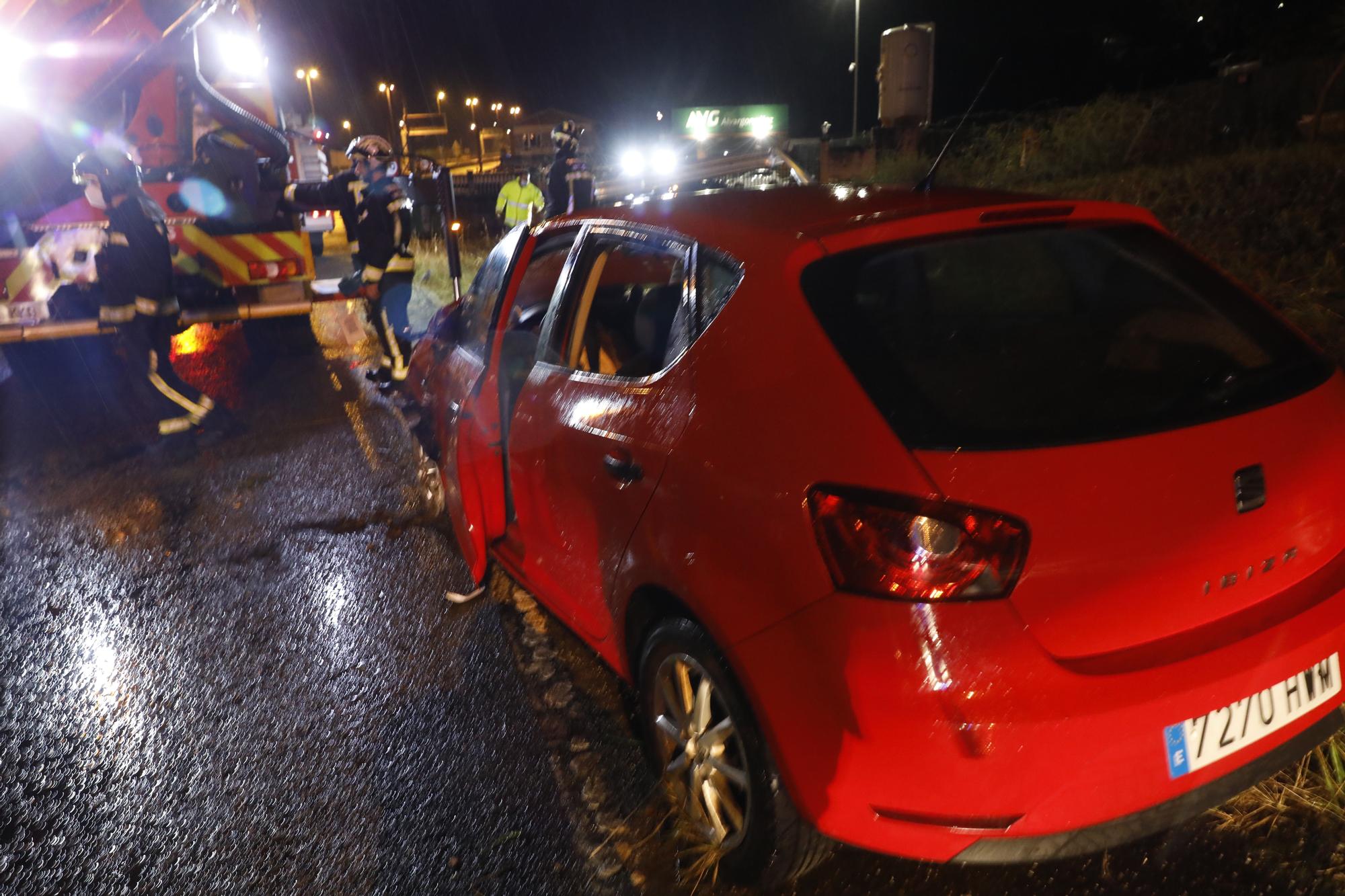 Espectacular accidente en la entrada de Gijón