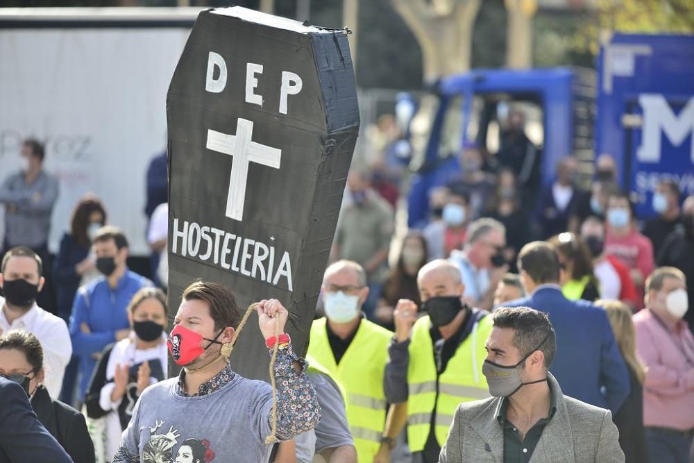 Protesta por el cierre de bares y restaurantes en Cartagena