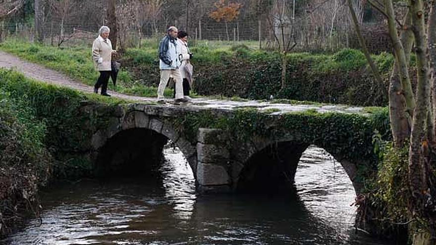 El puente de Sárdoma perdió altura debido al peso del tráfico rodado.