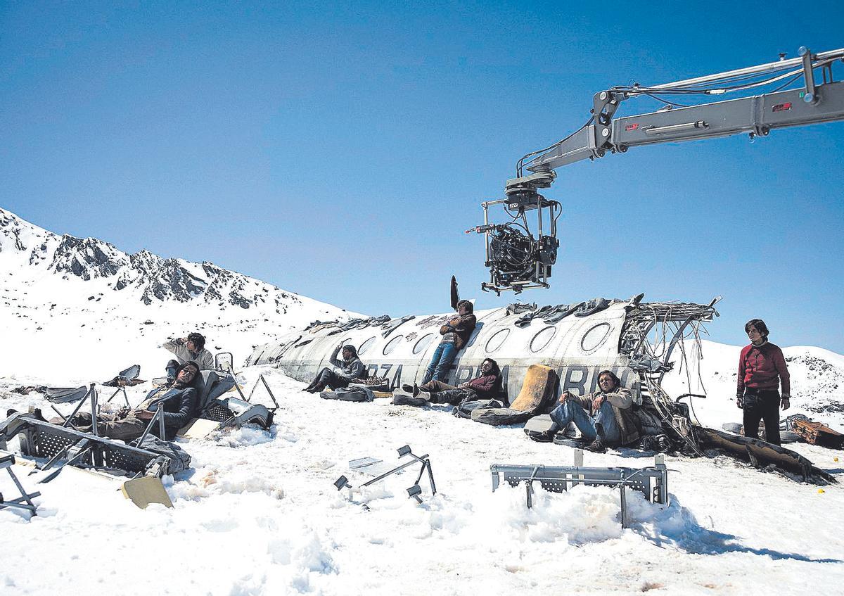 Un instante del rodaje de la película 'La sociedad de la nieve'.
