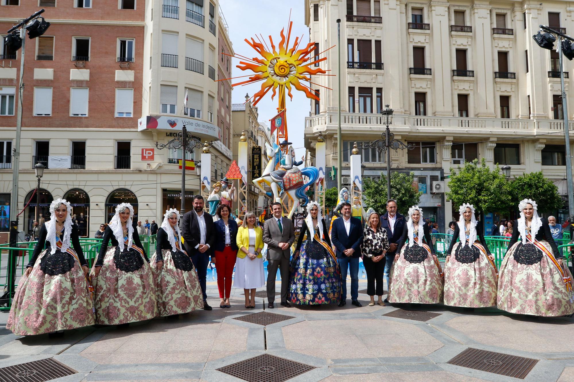 Alicante promociona su imagen en Córdoba con un arroz gigante