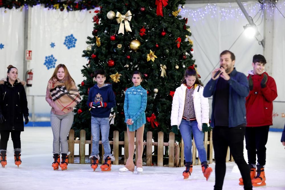 Exhibición de patinaje sobre hielo en Gijón