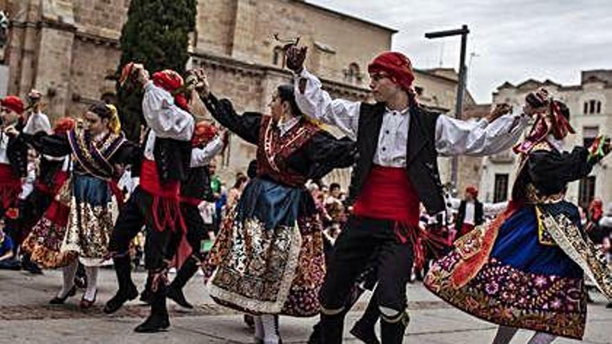 Baile de Doña Urraca en la plaza de la Constitución.