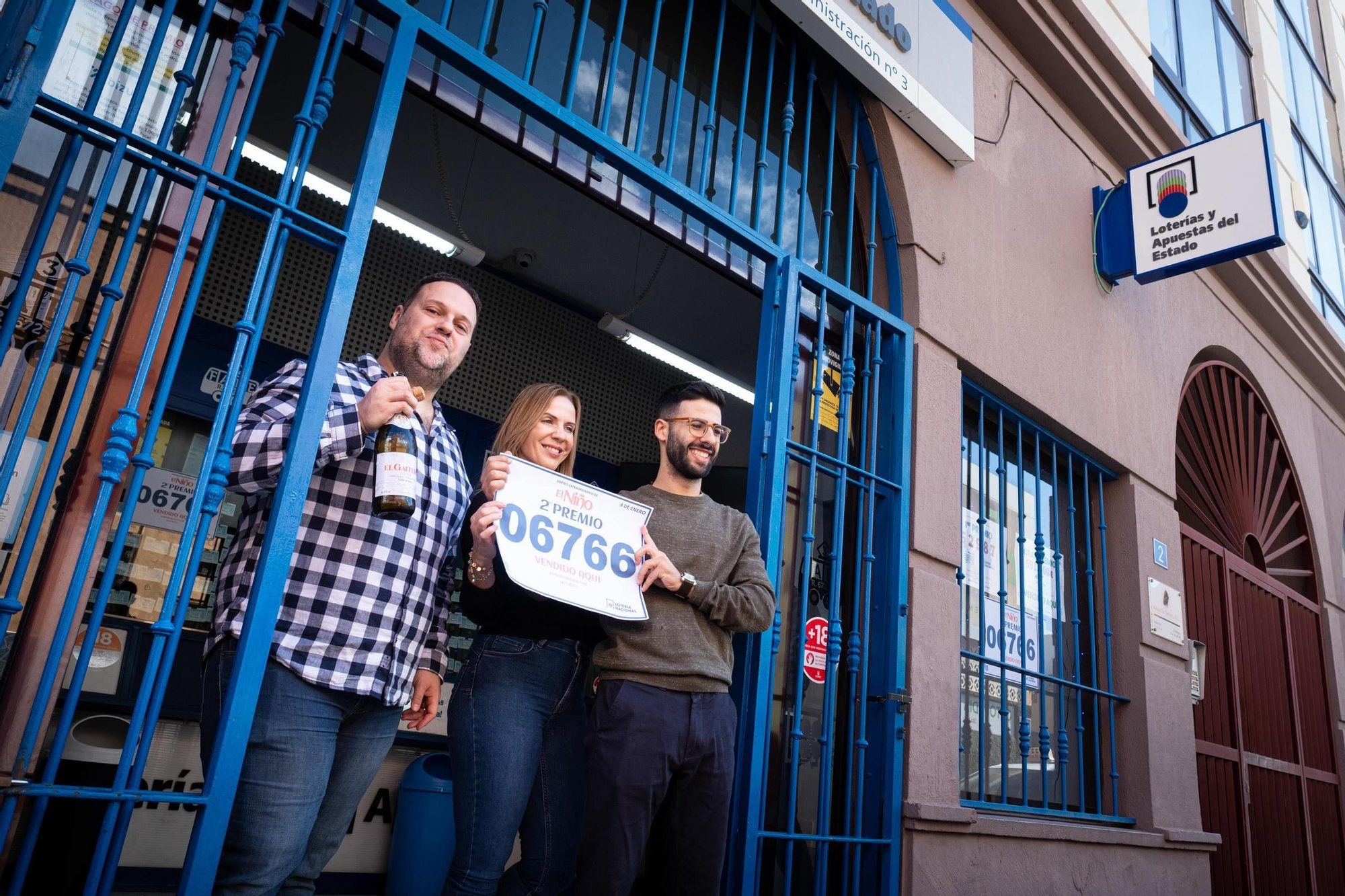 Celebración en varias administraciones de Tenerife por el Sorteo del Niño