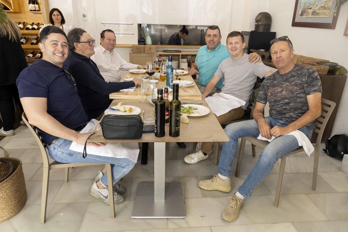 La Taverna Tres14 mantiene viva la cocina de barca de la Vila