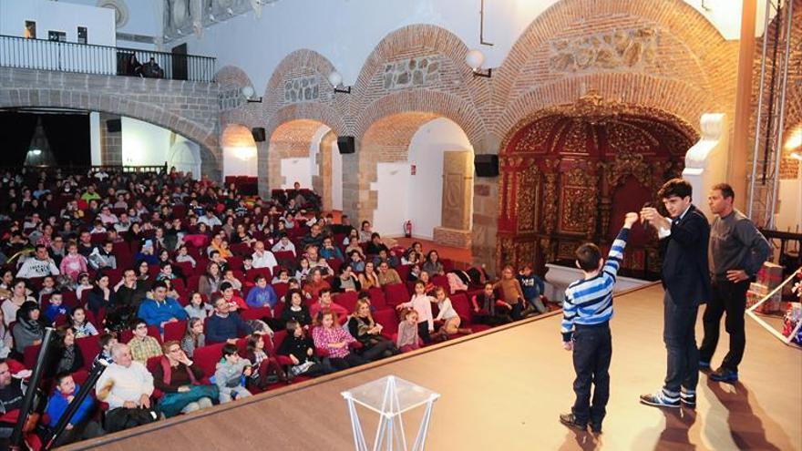 El ilusionista Jorge Luengo inaugura la programación cultural