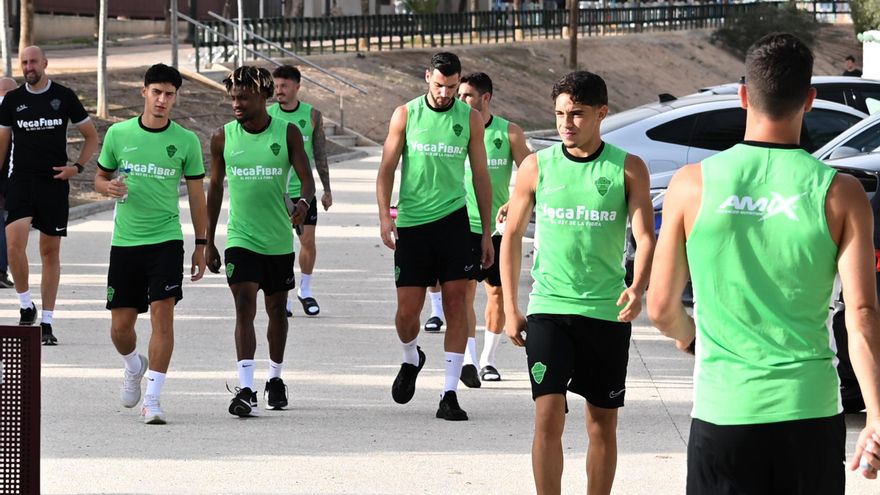 El Elche se ejercita con la presencia de Rafa Mir tras su comparecencia ante la jueza