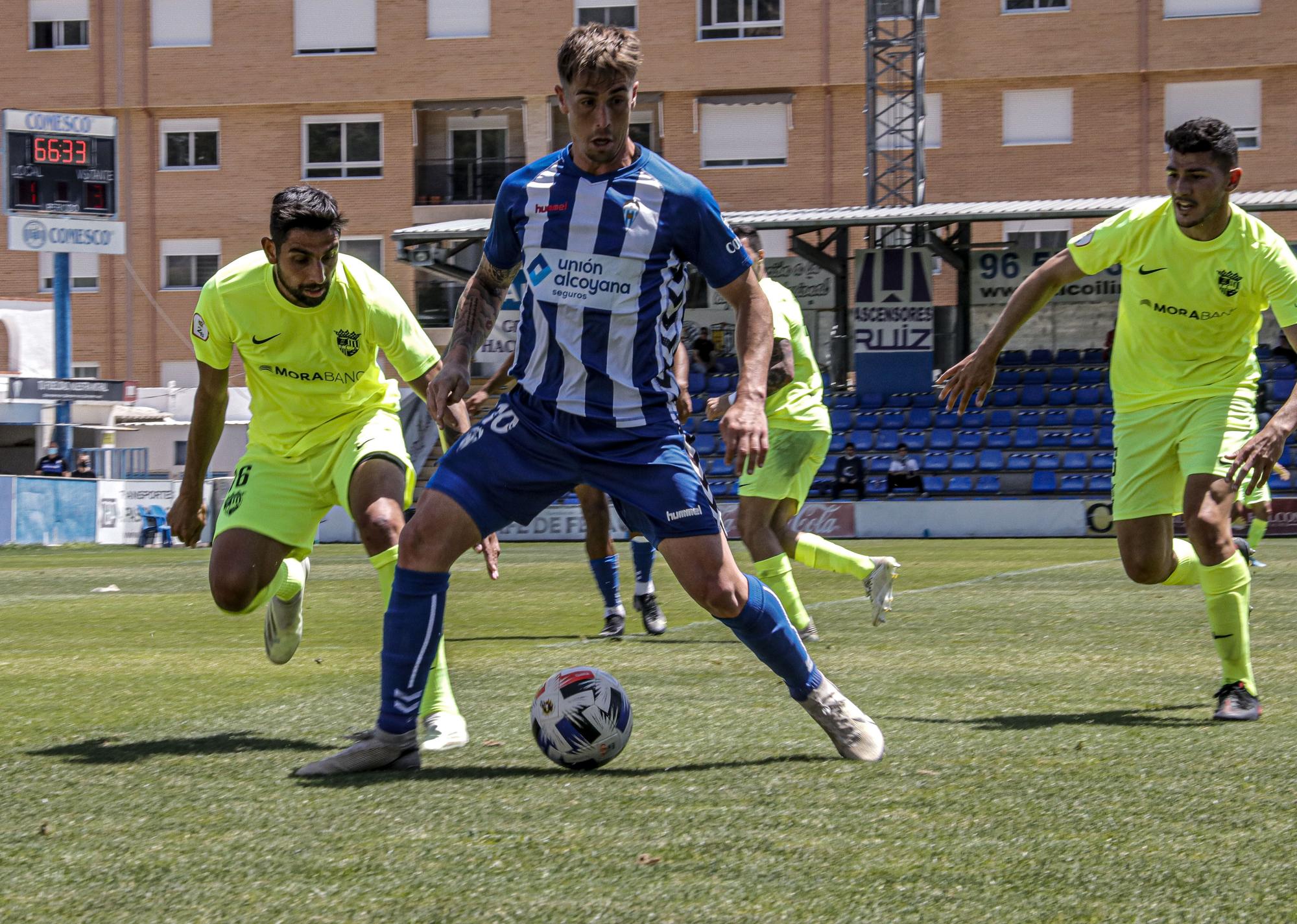 Goles y fiesta en la despedida del Alcoyano (2-3)