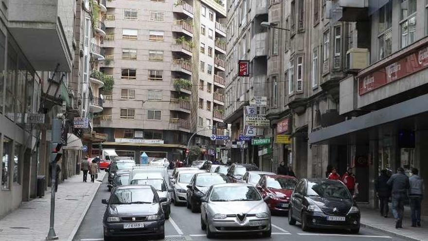 La Avenida de la Habana concentra picos de tráfico de hasta 600 vehículos diarios en el pequeño tramo de menos de unos 100 metros entre Valle Inclán y Cardenal Quevedo.