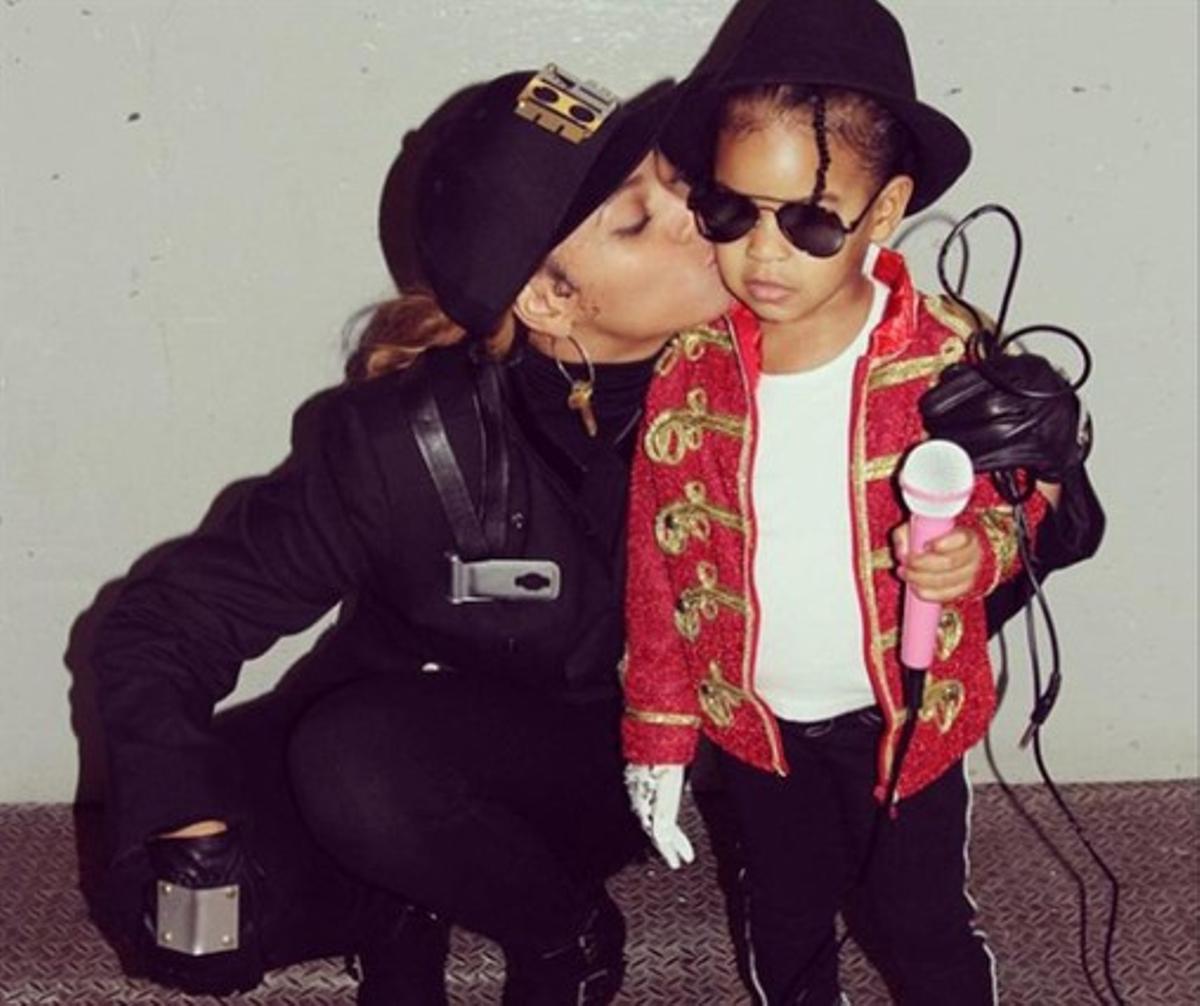 Beyoncé, transformada en Janet Jackson, i la seva filla Blue Ivy, com a Michael.