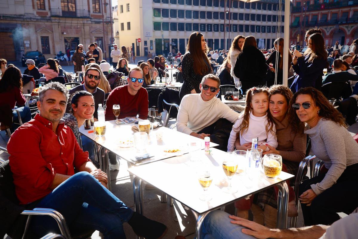 Los cordobeses despiden el 2025 en la 'Tardevieja' Los cordobeses despiden el 2025 en la 'Tardevieja'