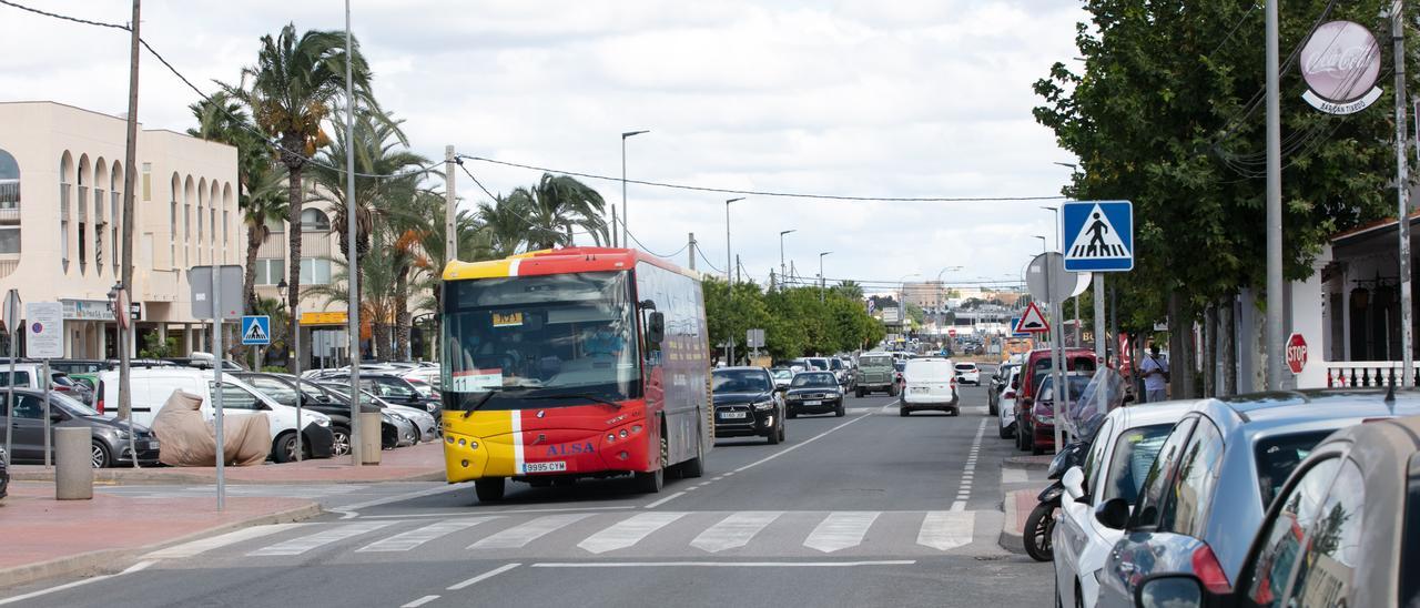 Imagen de la travesía de Sant Jordi, la antigua carretera del aeropuerto.