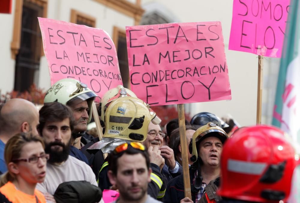 Manifestación de bomberos de toda España en Oviedo por Eloy Palacio