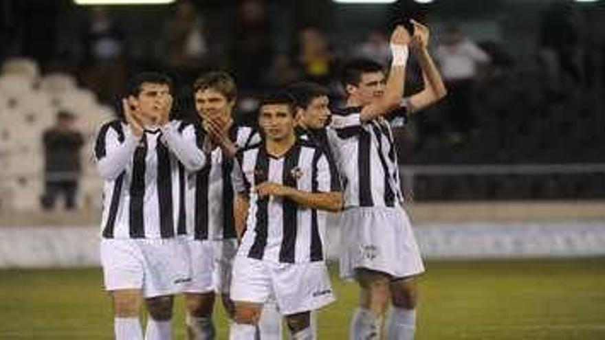 El Castellón vence al Gandía y se mete en zona de ‘play-off’ de ascenso (2-0)