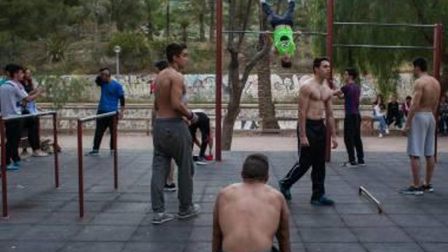 Gimnastas que toman la calle