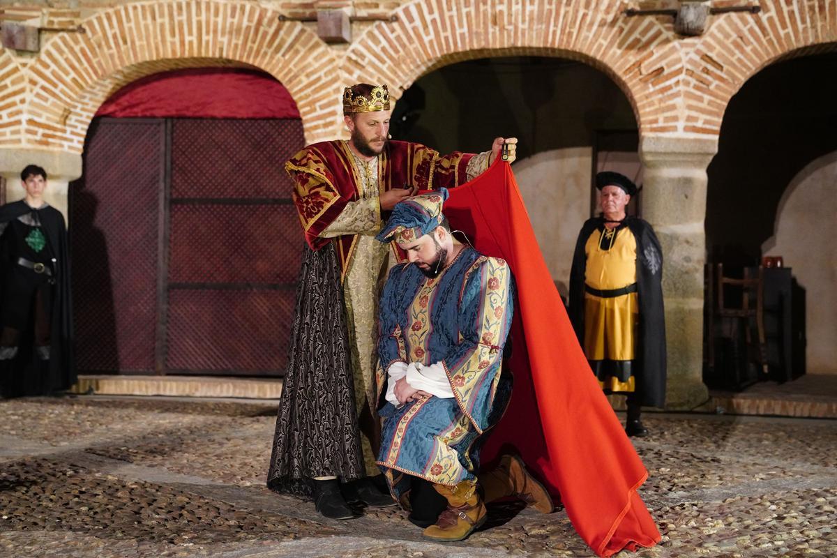 Representación teatral, teatro verano, El halcón y la columna en Belalcázar