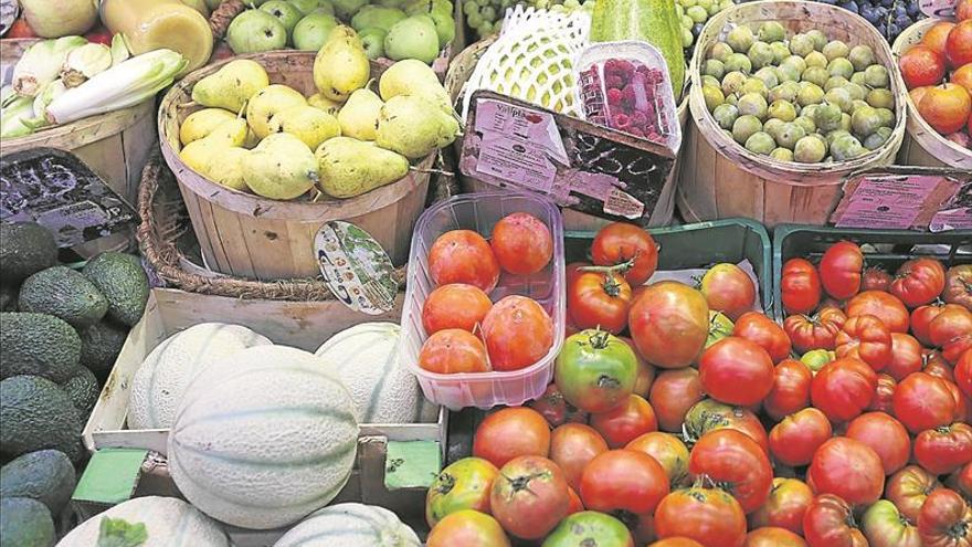 Manzanas, calabacines y pepinos, lo que más sube al llegar al consumidor