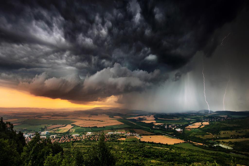 Tormenta en llanura búlgara.