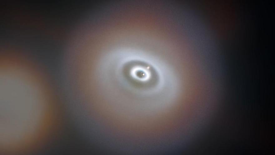 Descubren dos planetas en formación alrededor de la estrella joven WISPIT 2